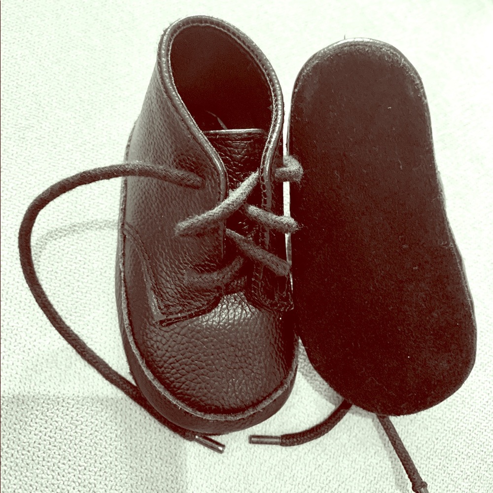 Pebbled leather baby boots